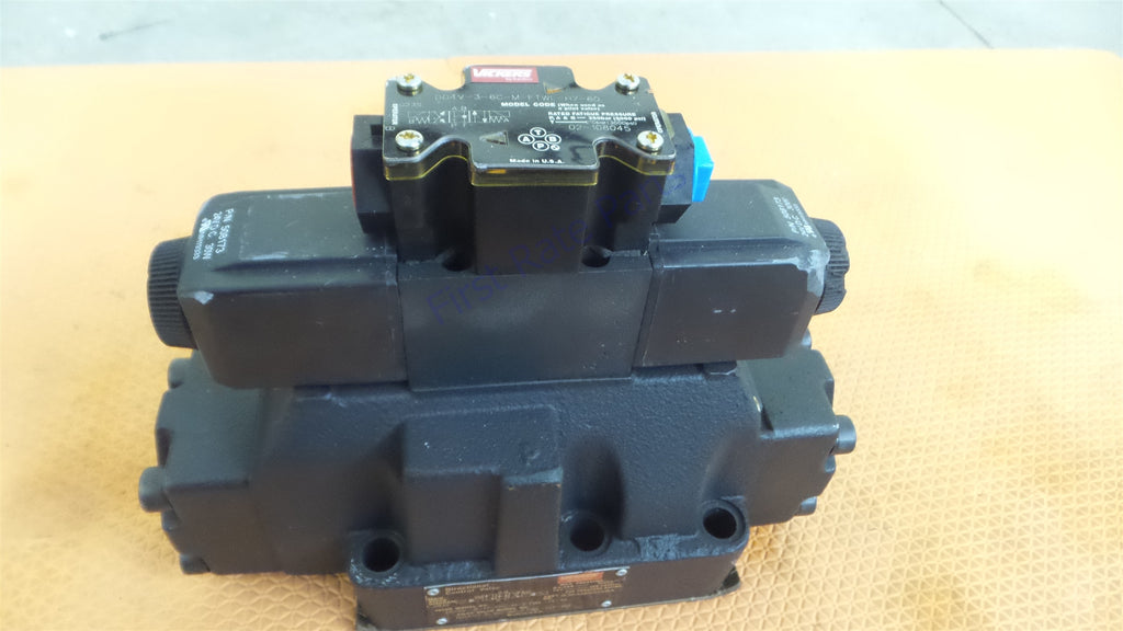 Vickers 836AN00058A Directional Control Valve 02-108045 DG4V-3-6C-M-FT